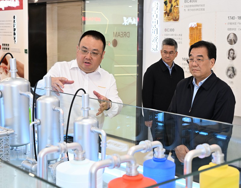 新闻 | 江苏省委书记信长星调研亚星yaxing登录平台医疗